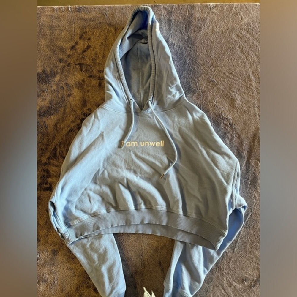 Barstool Chicks Light Blue “I Am Unwell” Cropped Hoodie Size S